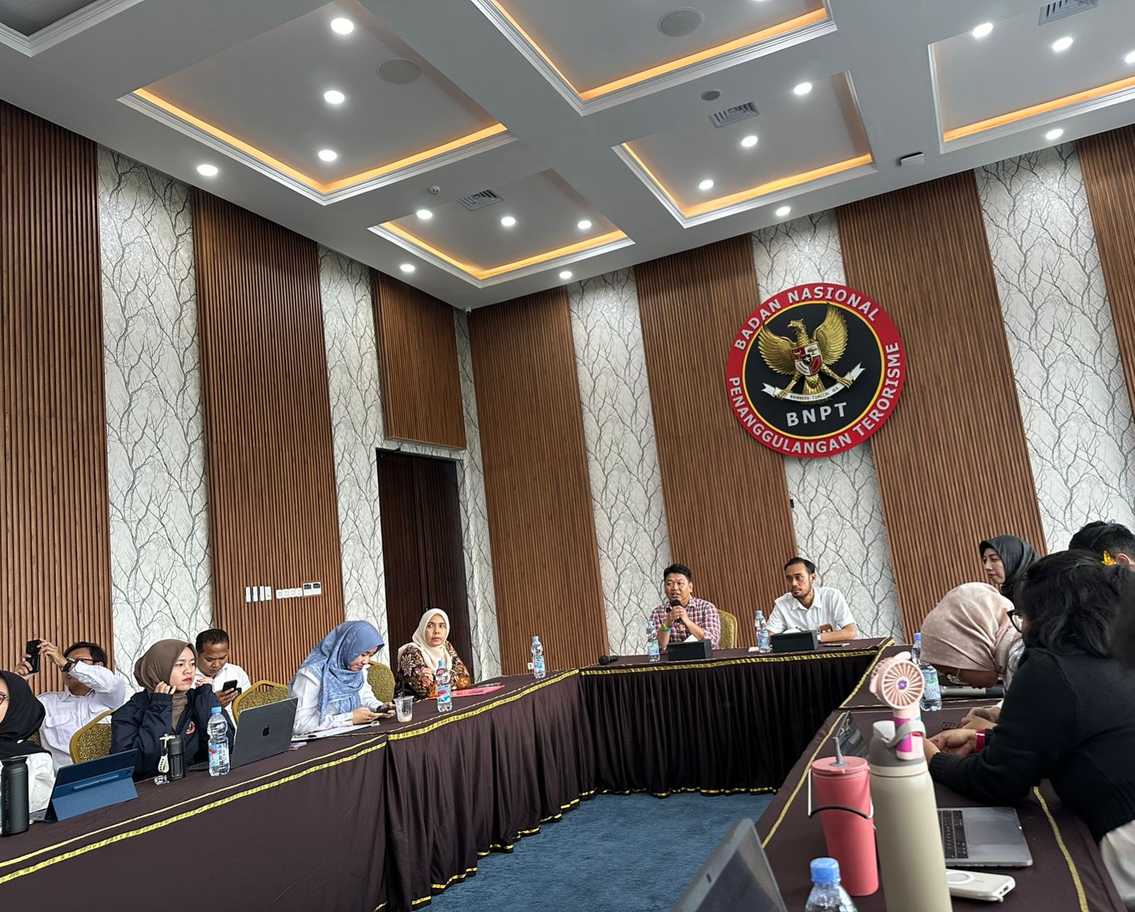 BNPT DAN UNS MELAKUKAN RAPAT PEMBAHASAN KERJA SAMA PROGRAM MAGISTER HUKUM