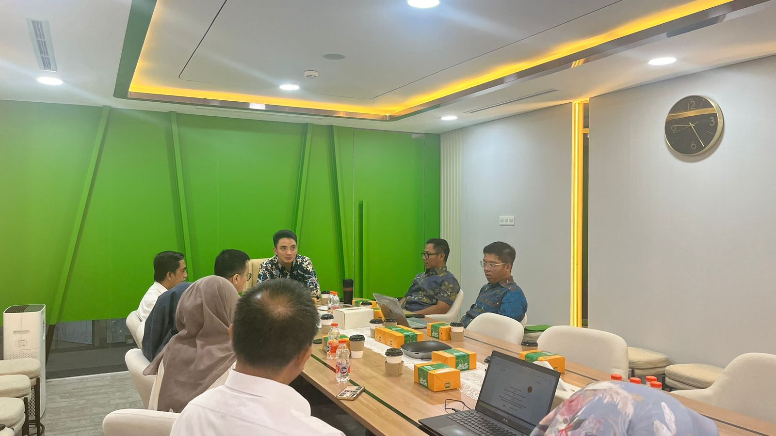 SUBBAGIAN HUKUM MENGHADIRI RAPAT PEMBAHASAN PERJANJIAN KERJA SAMA ANTARA BNPT DENGAN PT BANK BRI TBK