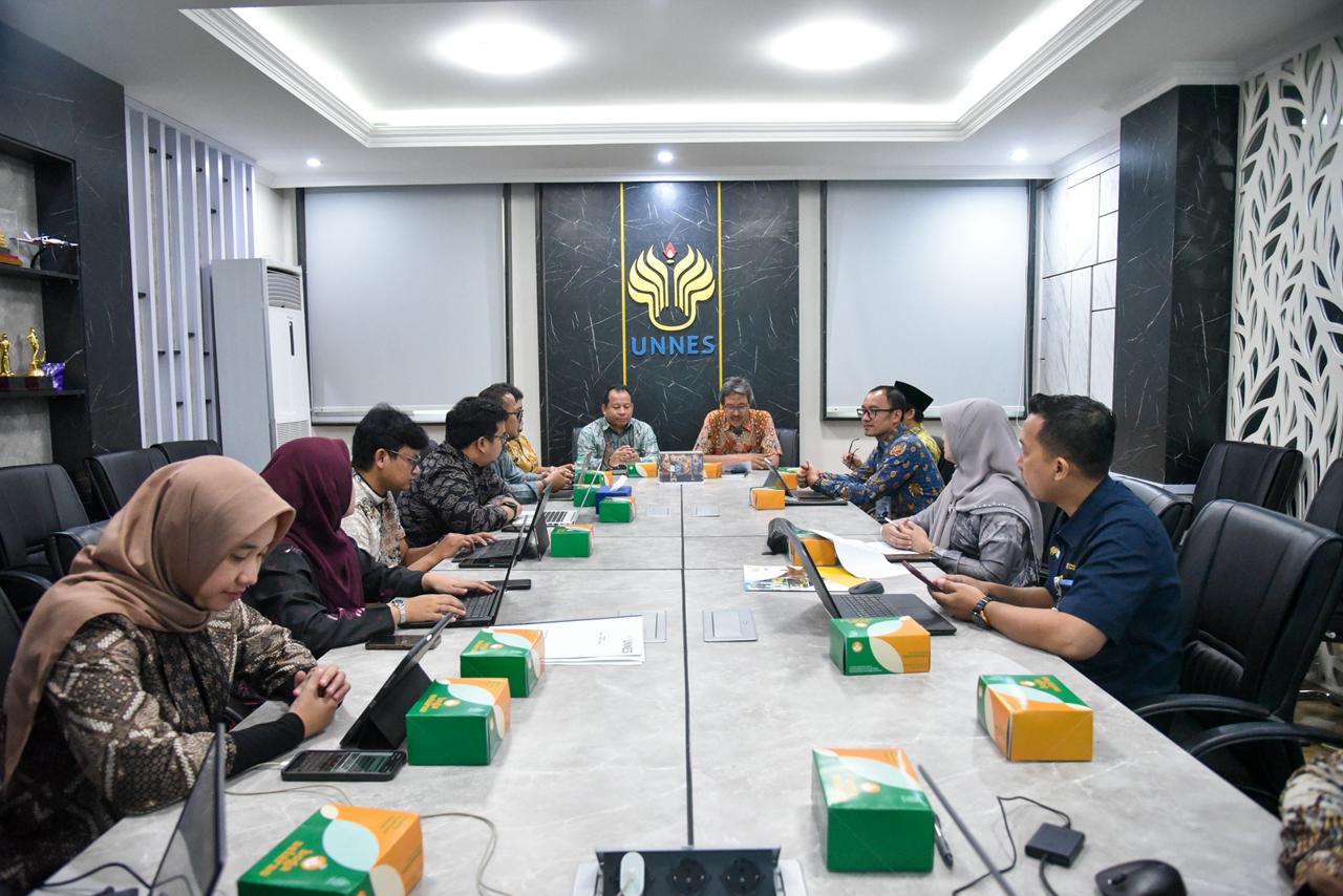 SUBBAGIAN HUKUM MENGHADIRI RAPAT KOORDINASI PEMBAHASAN TEKNIS DRAFT MOU ANTARA UNNES DENGAN BNPT