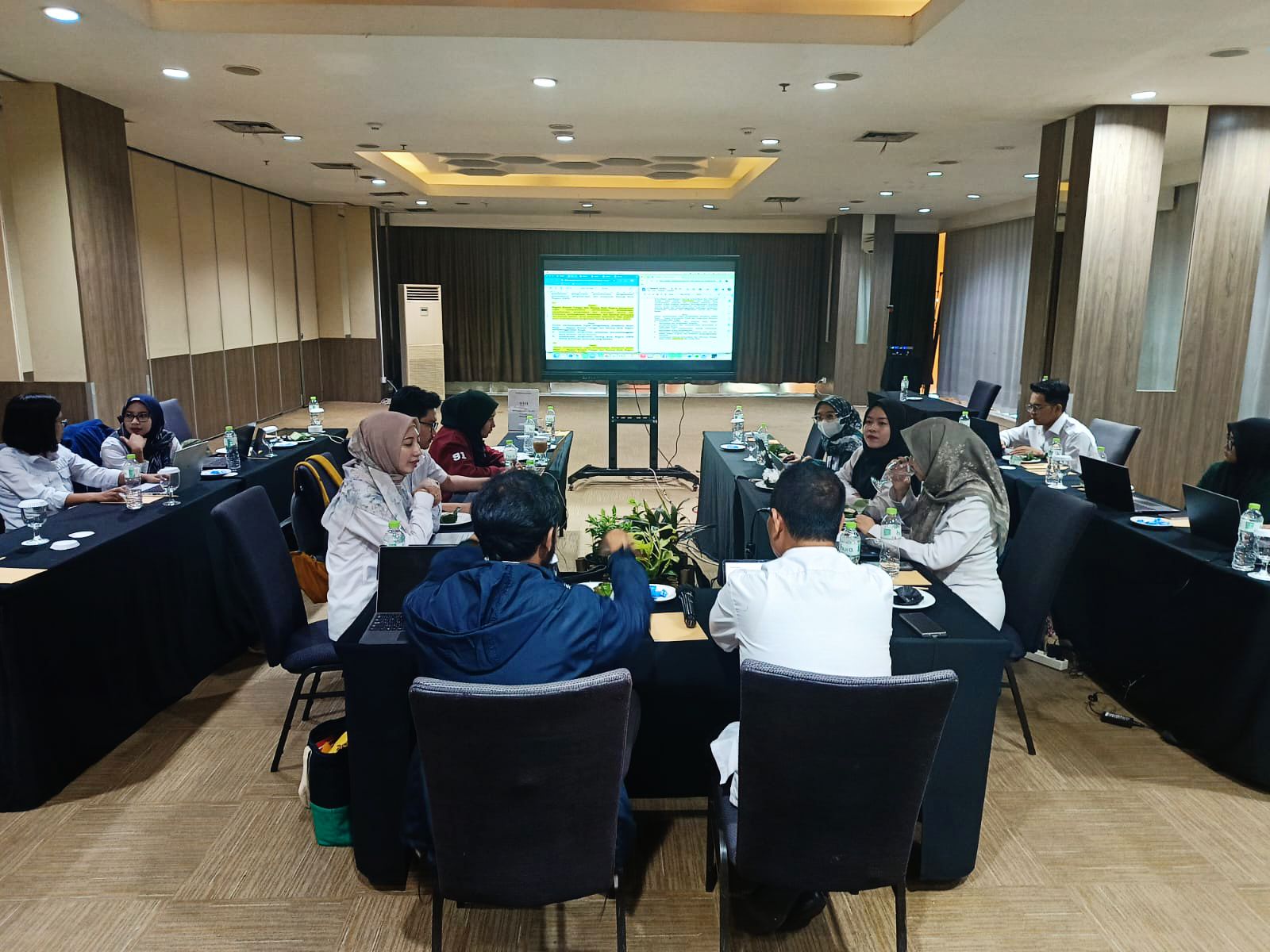 SUBBAGIAN HUKUM MENGHADIRI RAPAT PENYUSUNAN PERATURAN BADAN TENTANG SOTK BNPT