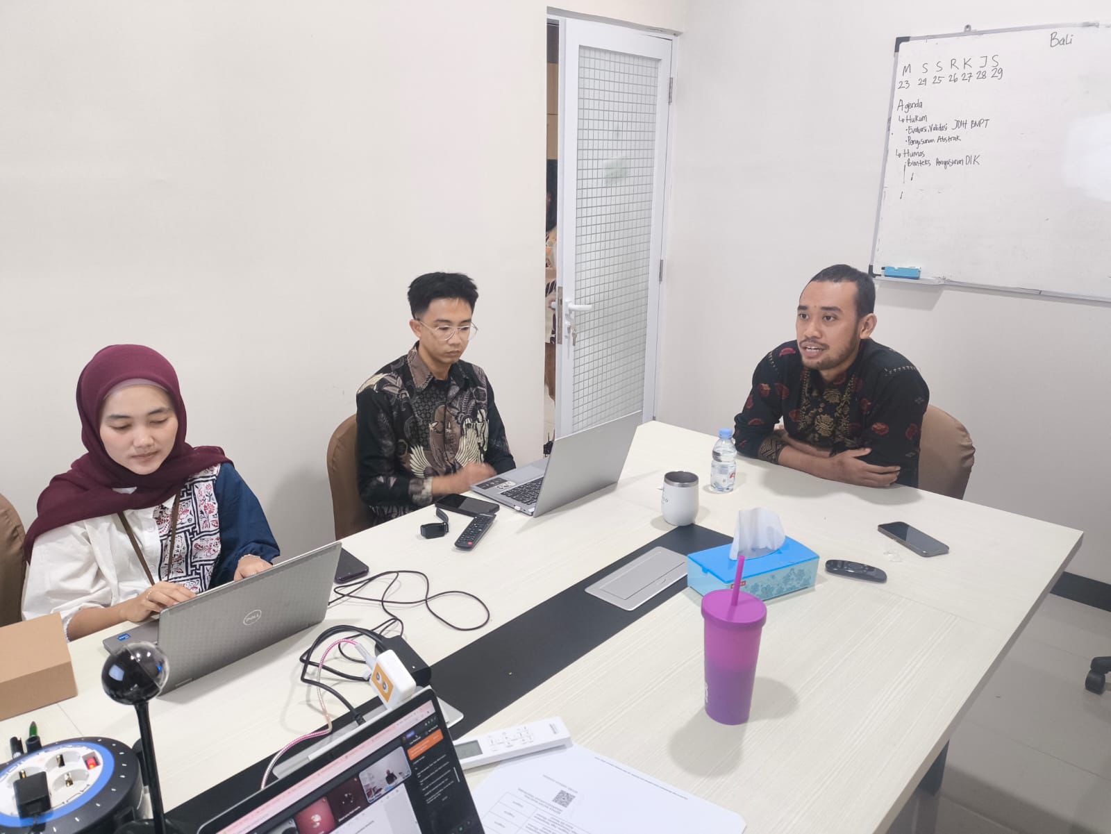 SUBBAGIAN HUKUM MELAKUKAN RAPAT PEMBAHASAN NASKAH PERJANJIAN KERJASAMA ANTARA BAINTELKAM POLRI DAN BNPT