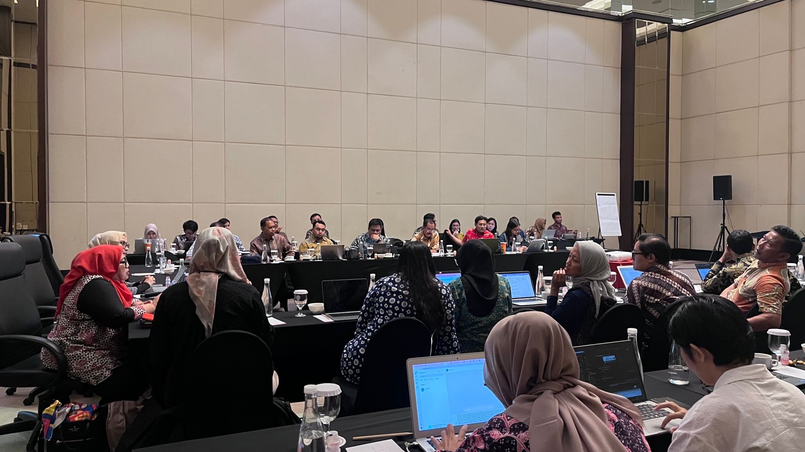 SUBBAG HUKUM MENGHADIRI RAPAT KOORDINASI LANJUTAN PENYUSUNAN PERATURAN BADAN NASIONAL PENANGGULANGAN TERORISME TENTANG MEKANISME PEMANTAUAN, EVALUASI, DAN PELAPORAN PELAKSANAAN RAN PE TAHUN 2025-2029