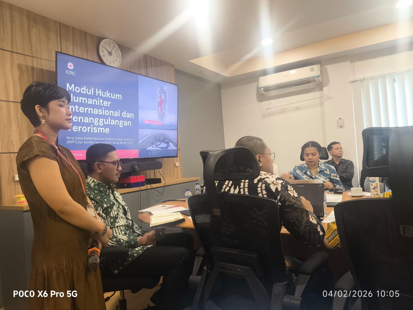 SUBBAGIAN HUKUM MENGHADIRI FGD PENYUSUNAN MODUL HUKUM HUMANITER INTERNASIONAL DAN PENANGGULANGAN TERORISME