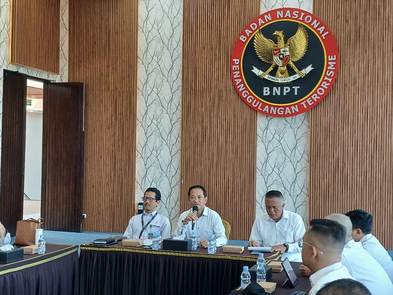 SUBBAGIAN HUKUM MELAKUKAN RAPAT PEMBAHASAN NASKAH MOU & PKS ANTARA BNPT DENGAN MAHKAMAH AGUNG RI